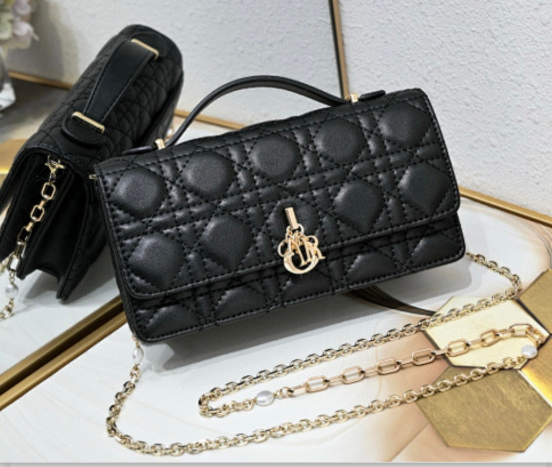 Small shoulder bag